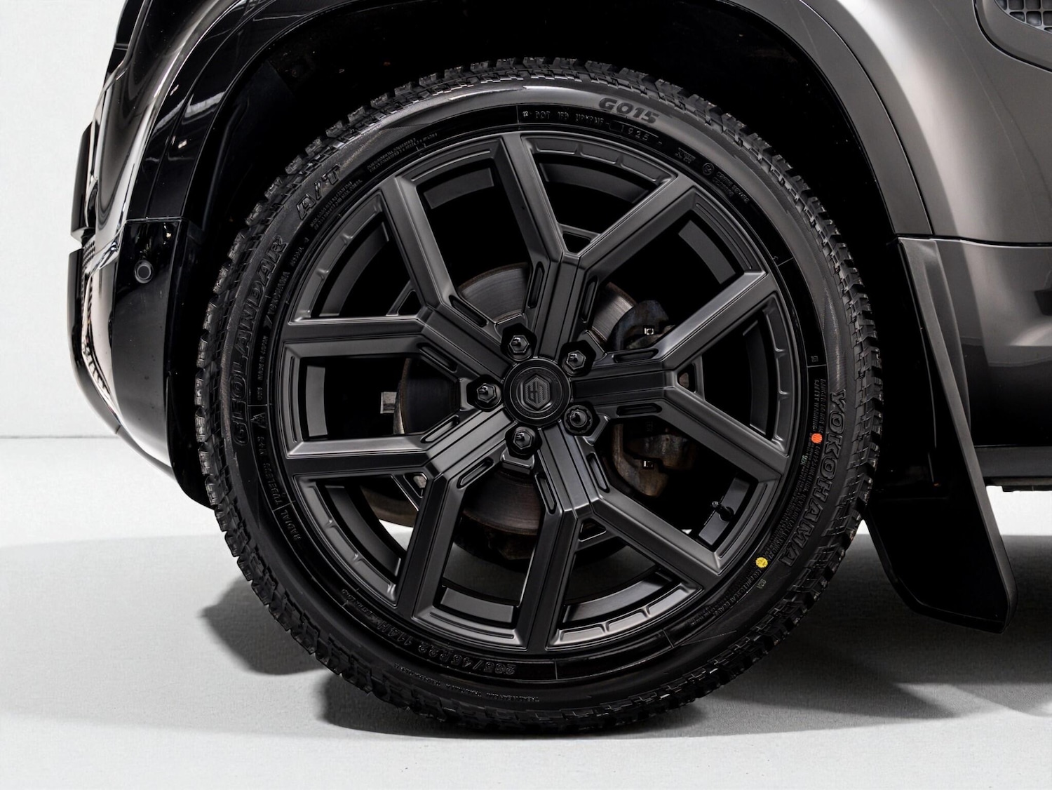 Used Land Rover Defender 110 for sale - 76824038: Photo 12