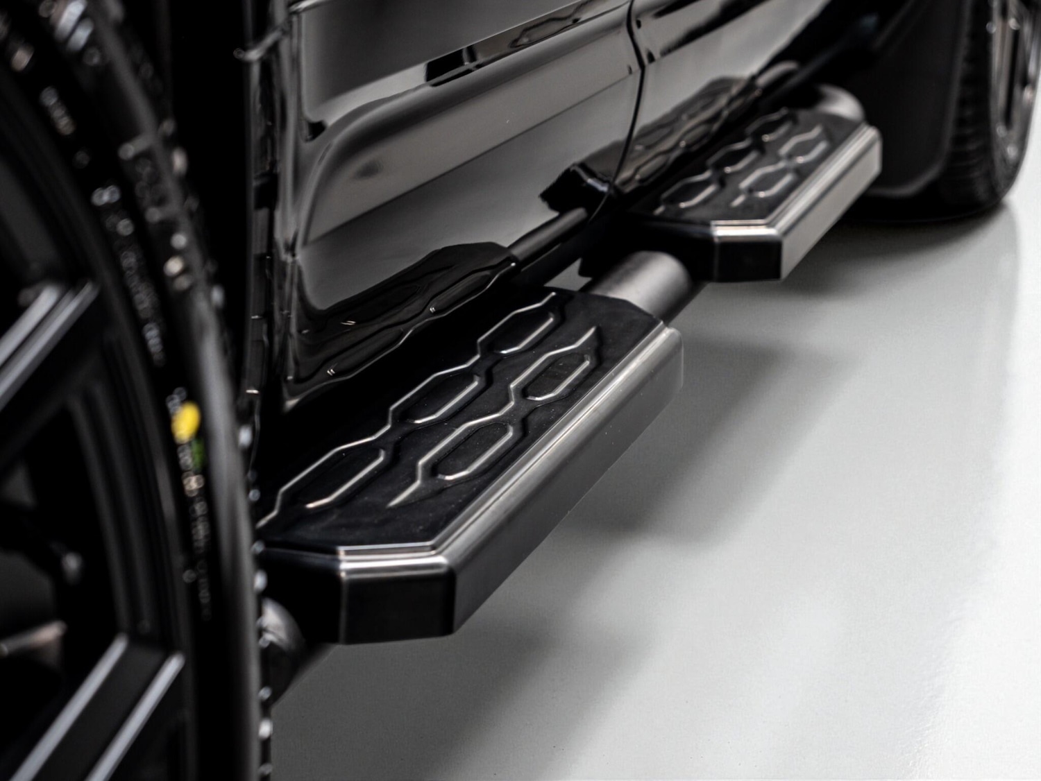 Used Land Rover Defender 110 for sale - 76824038: Photo 15