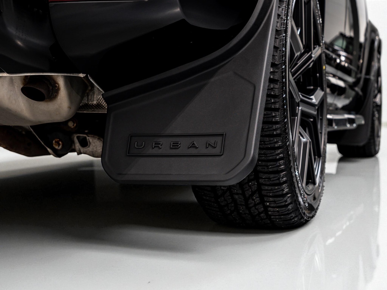 Used Land Rover Defender 110 for sale - 76824038: Photo 16