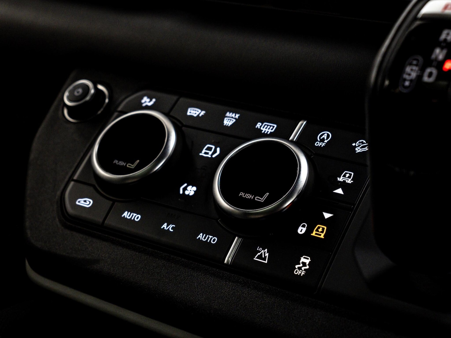 Used Land Rover Defender 110 for sale - 76824038: Photo 39