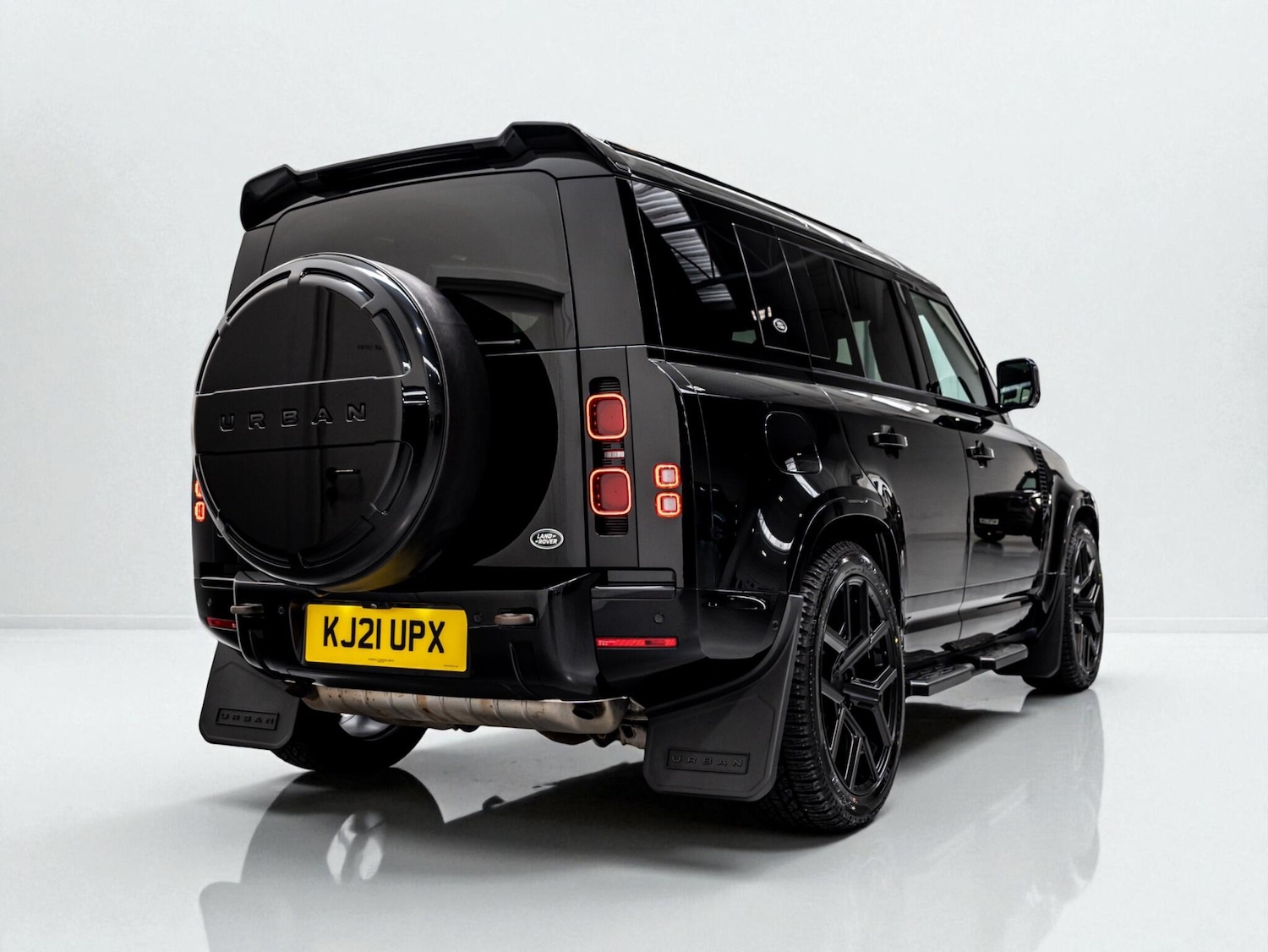 Used Land Rover Defender 110 for sale - 76824038: Photo 6