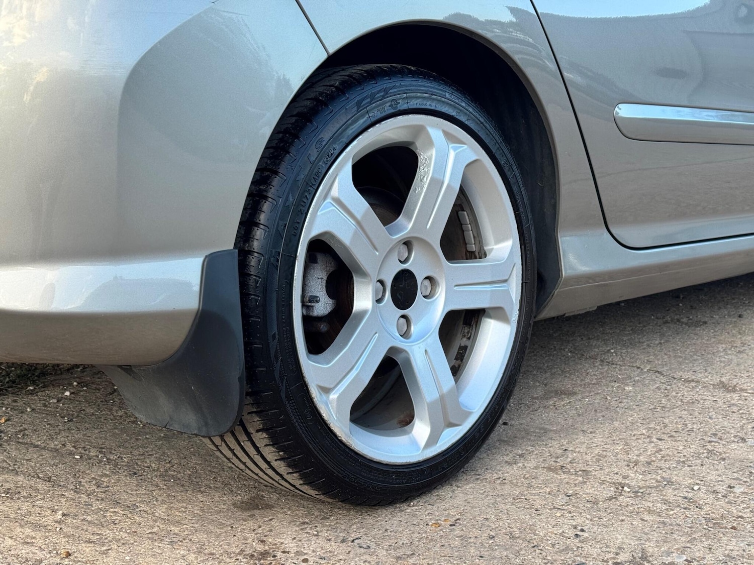 Used Peugeot 308 2013 for sale - 76259793: Photo 13