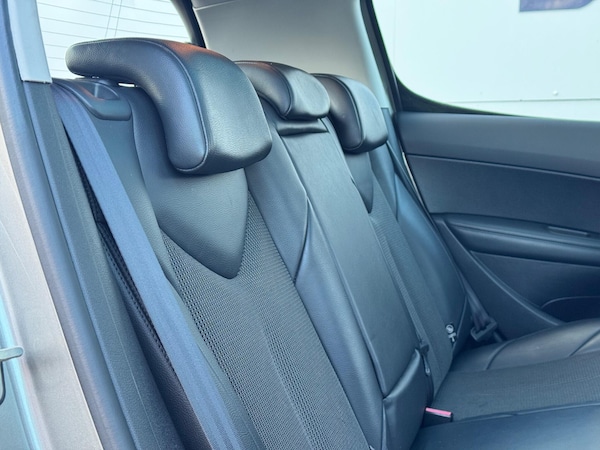 Used Peugeot 308 2013 for sale - 76259793: Photo 27