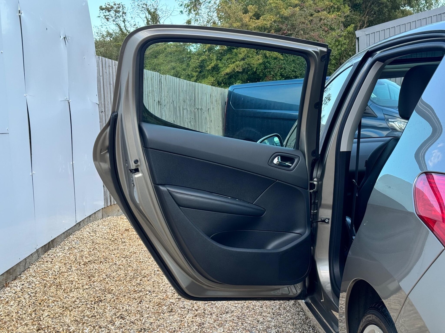 Used Peugeot 308 2013 for sale - 76259793: Photo 30