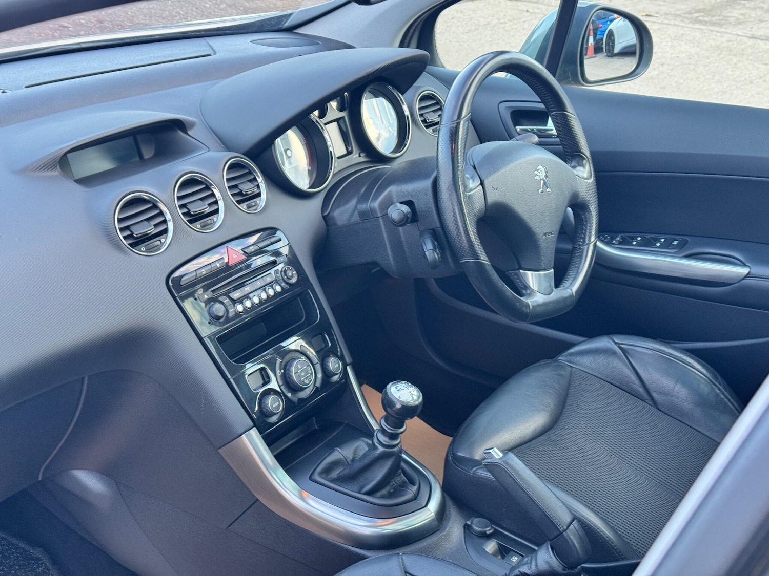 Used Peugeot 308 2013 for sale - 76259793: Photo 40