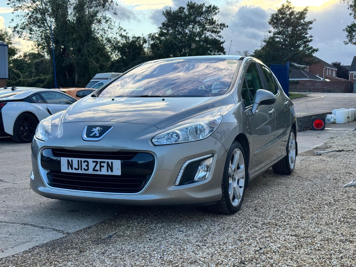 Used Peugeot 308 2013 for sale - 76259793: Photo 9