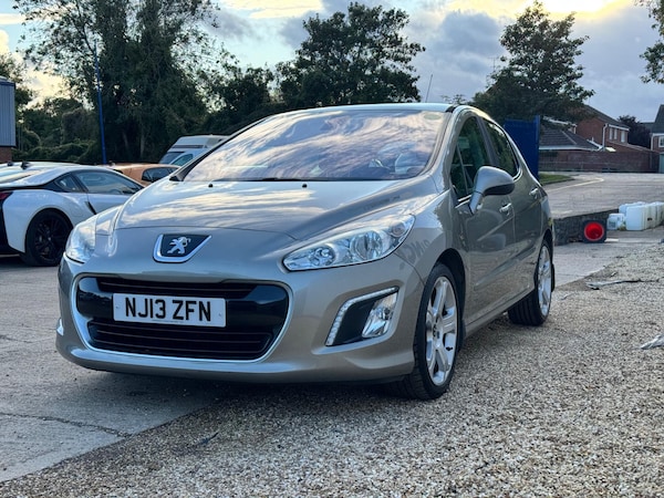 Used Peugeot 308 2013 for sale - 76259793: Photo 9