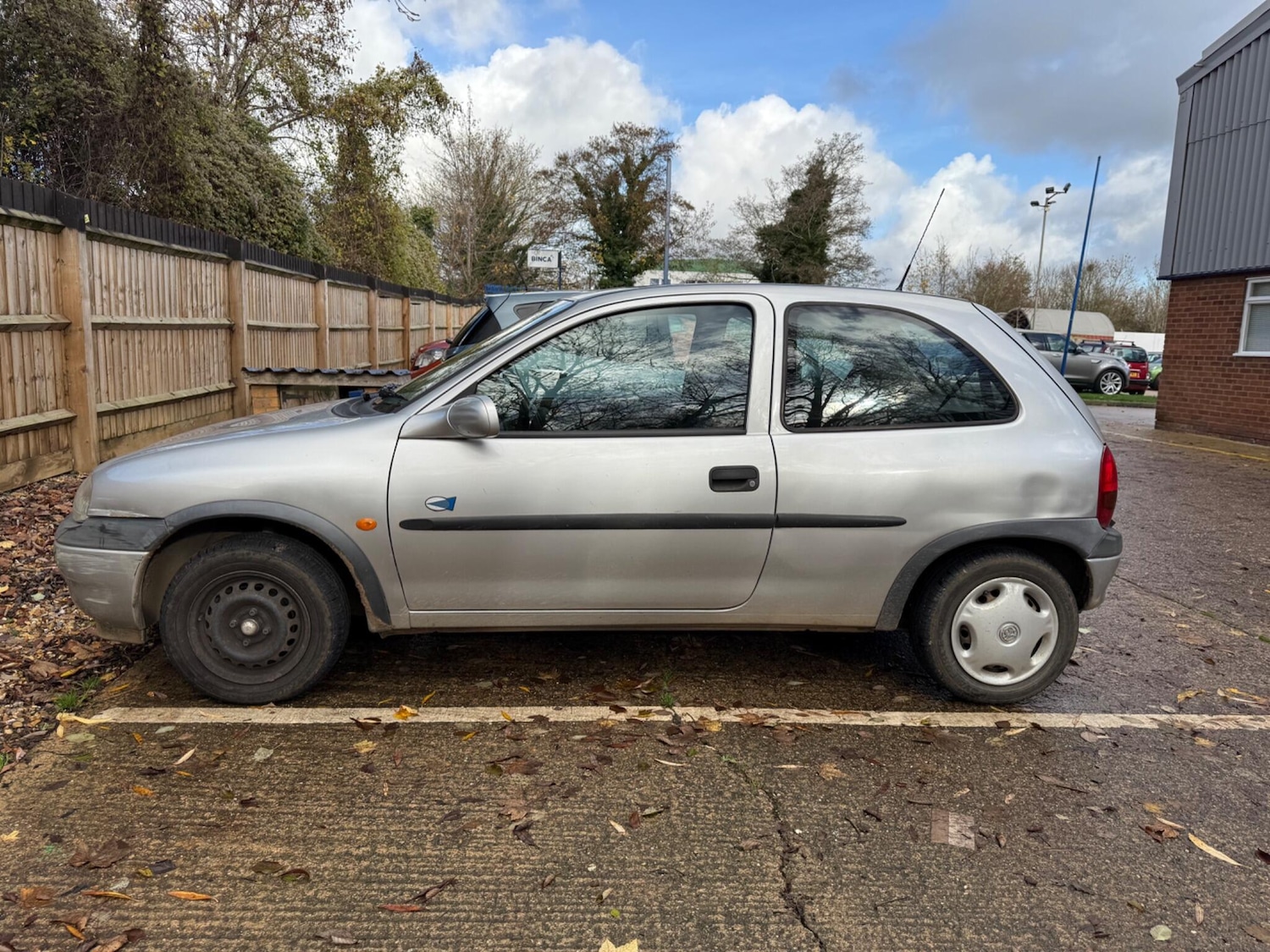 Used Vauxhall Corsa 2000 for sale - 76573667: Photo 3