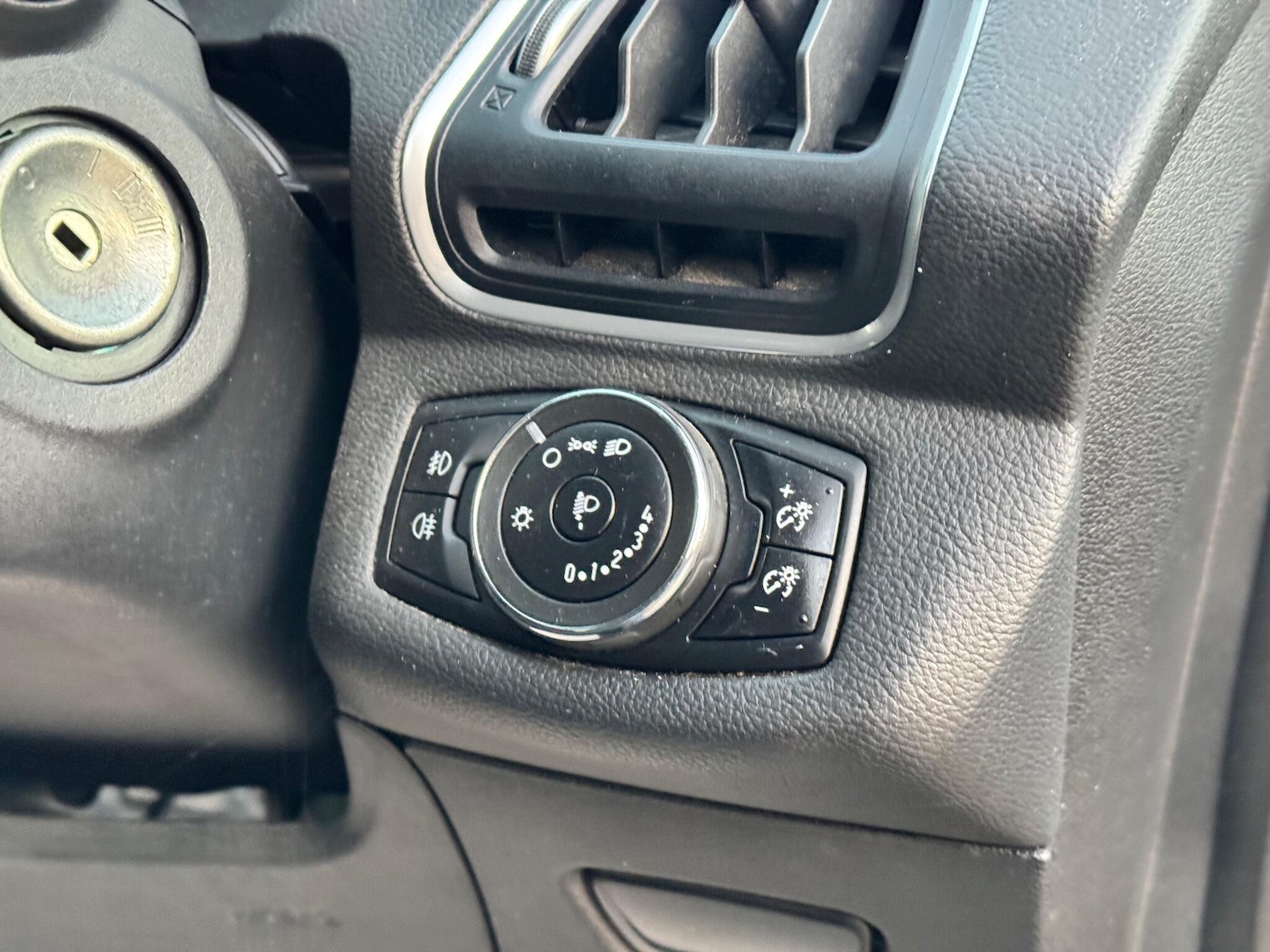 Used Ford B-MAX 2015 for sale - 76607700: Photo 16