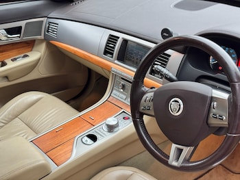 Used Jaguar XF 2010 for sale - 77279787: Photo