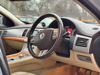 Used Jaguar XF 2010 for sale - 77279787: Photo