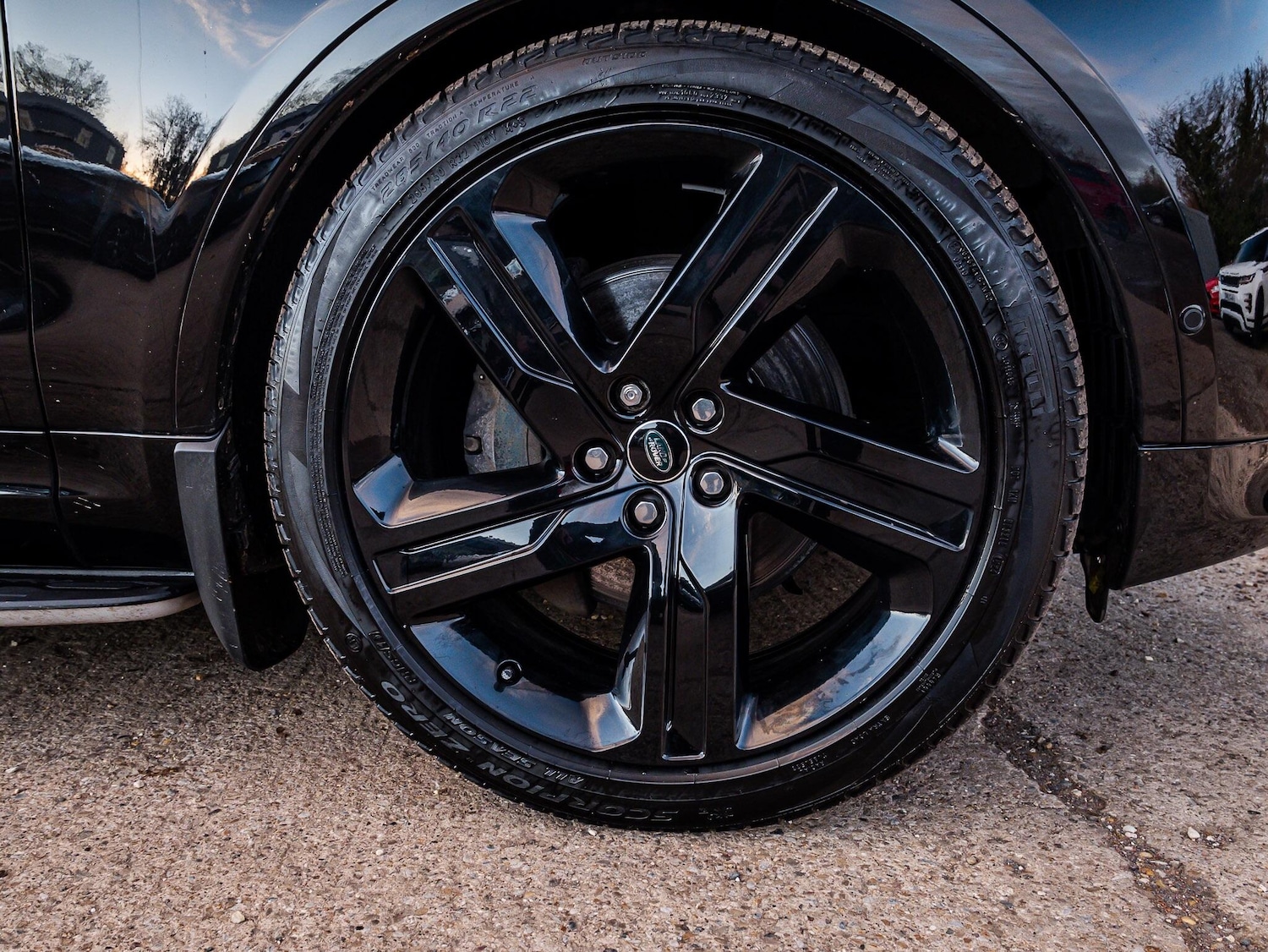 Used Land Rover Discovery 2024 for sale - 76644555: Photo 15