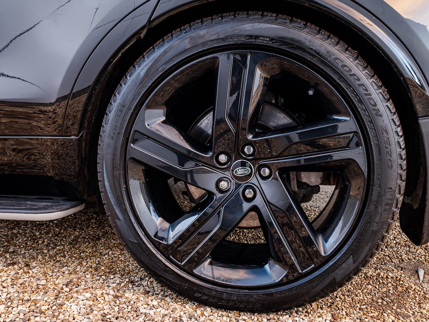 Used Land Rover Discovery 2024 for sale - 76644555: Photo 17