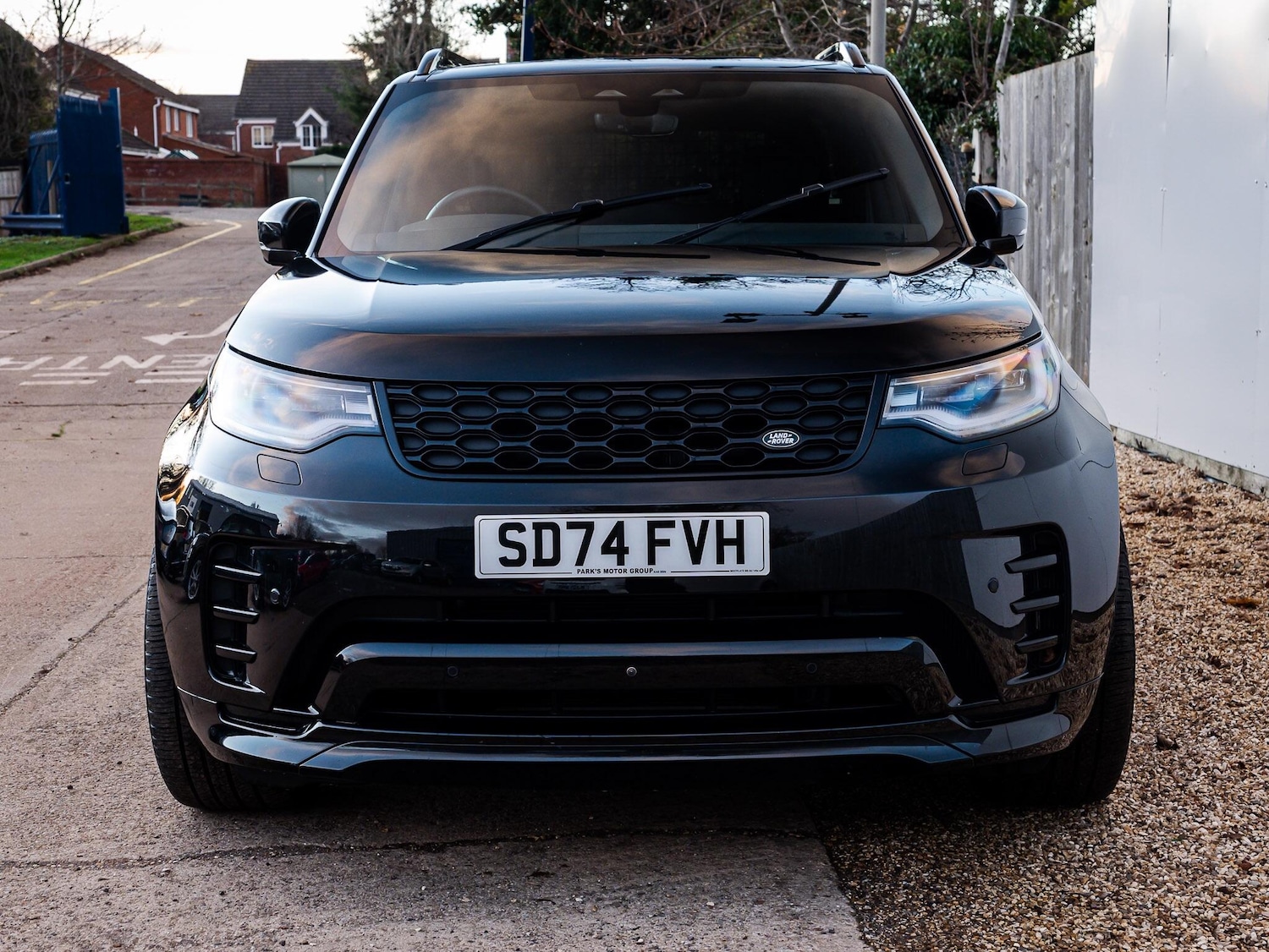 Used Land Rover Discovery 2024 for sale - 76644555: Photo 2