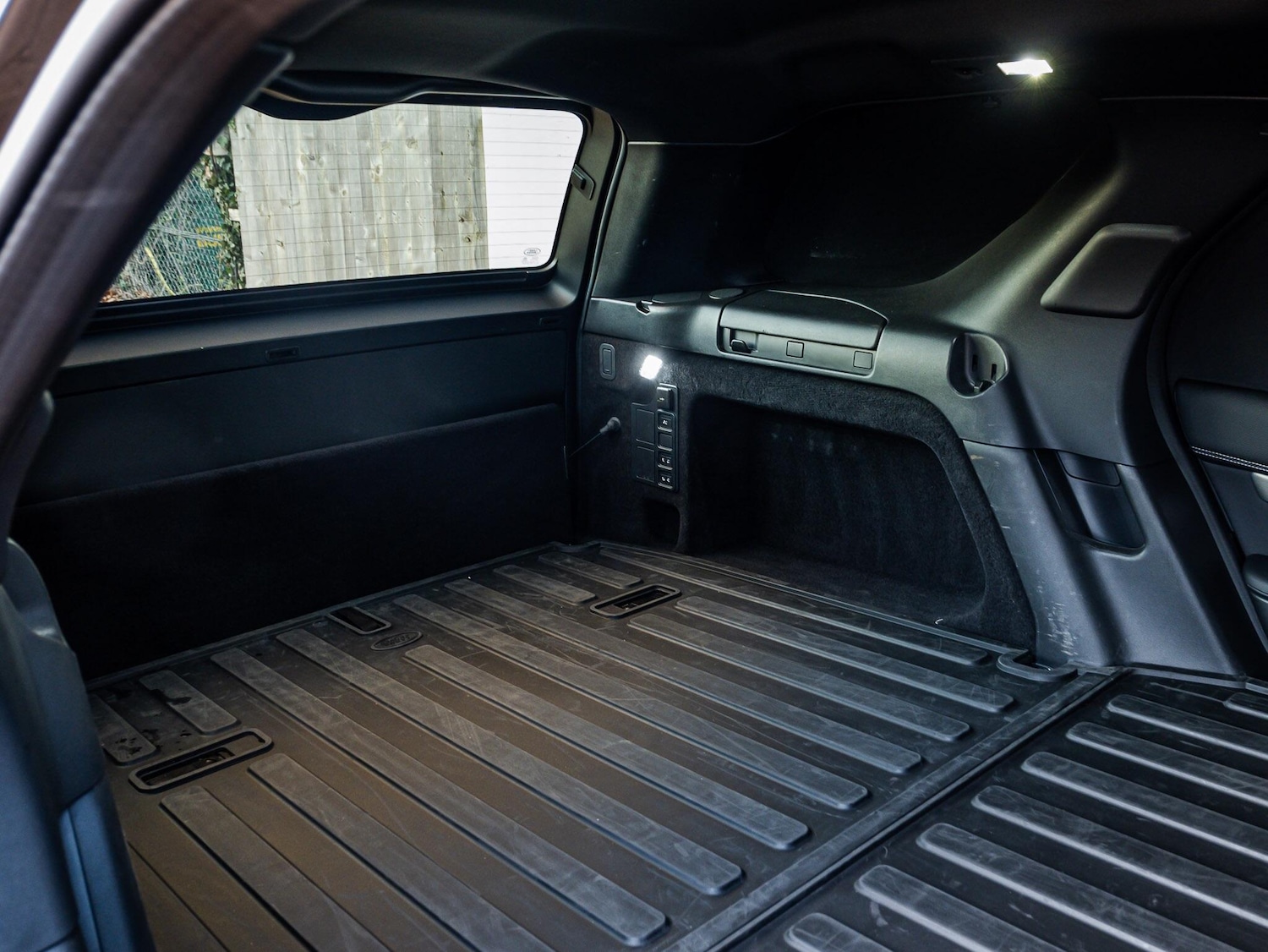 Used Land Rover Discovery 2024 for sale - 76644555: Photo 22