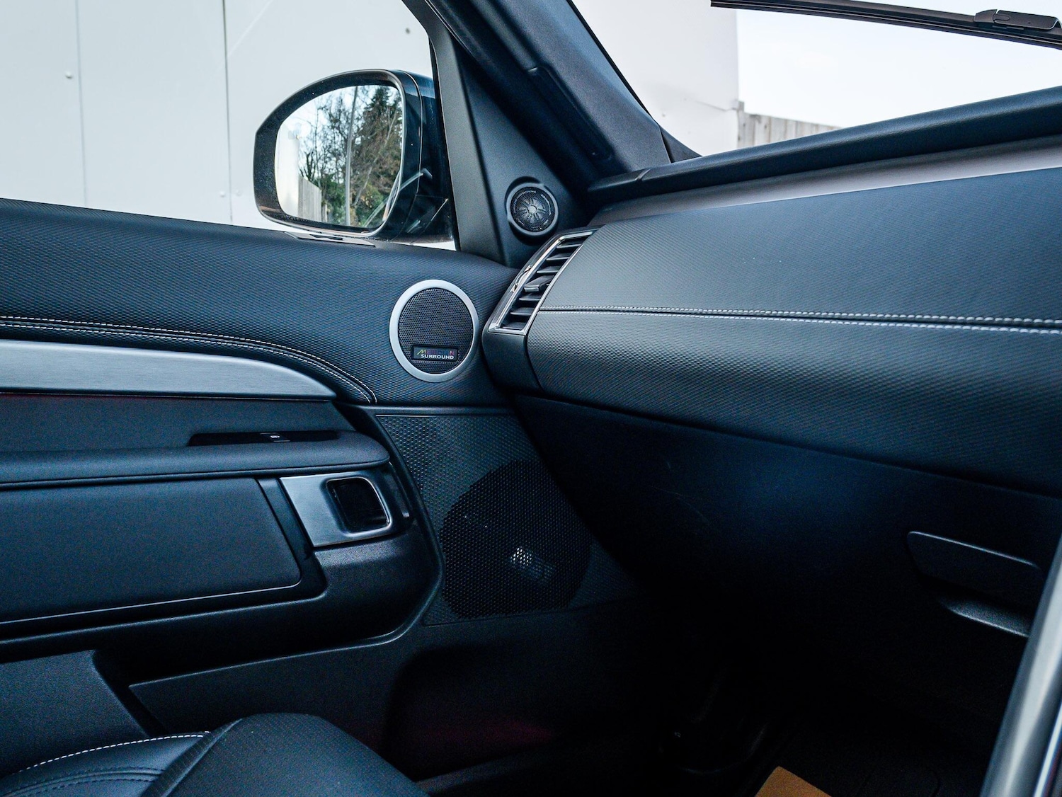 Used Land Rover Discovery 2024 for sale - 76644555: Photo 31