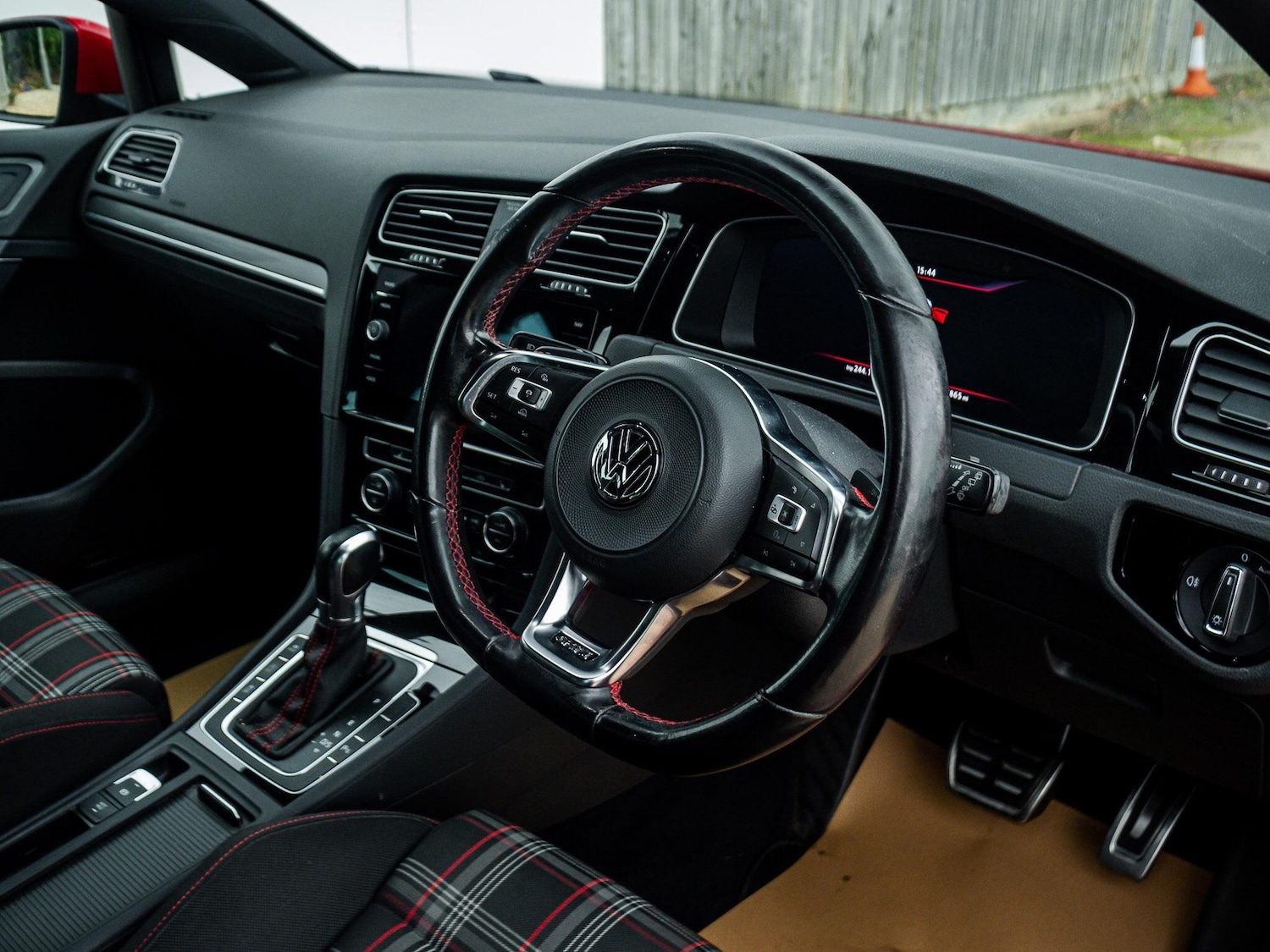 Used Volkswagen Golf 2017 for sale - 76041828: Photo 20