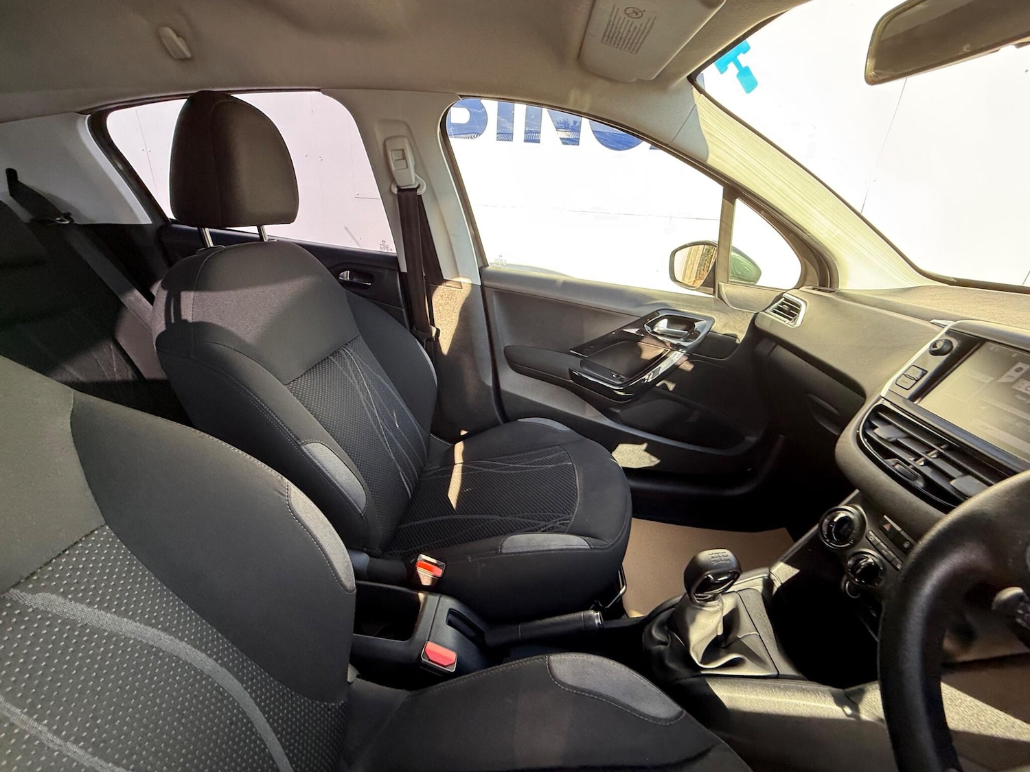 Used Peugeot 208 2012 for sale - 76634127: Photo 10