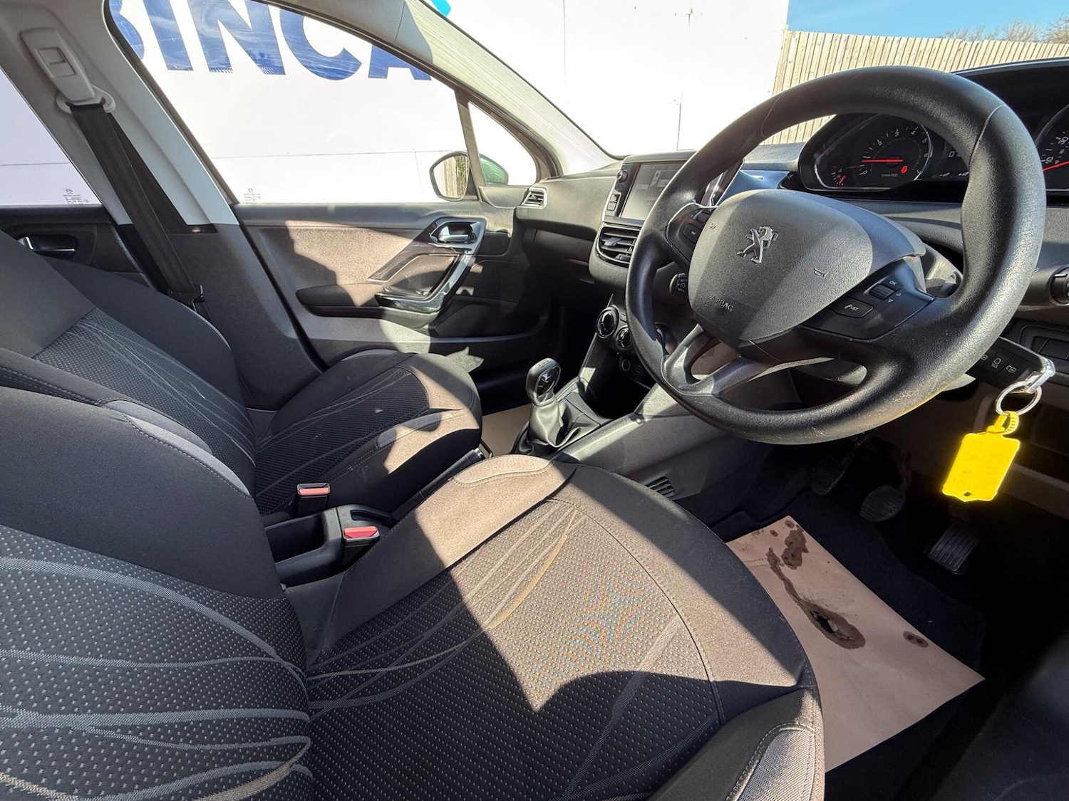 Used Peugeot 208 2012 for sale - 76634127: Photo 12