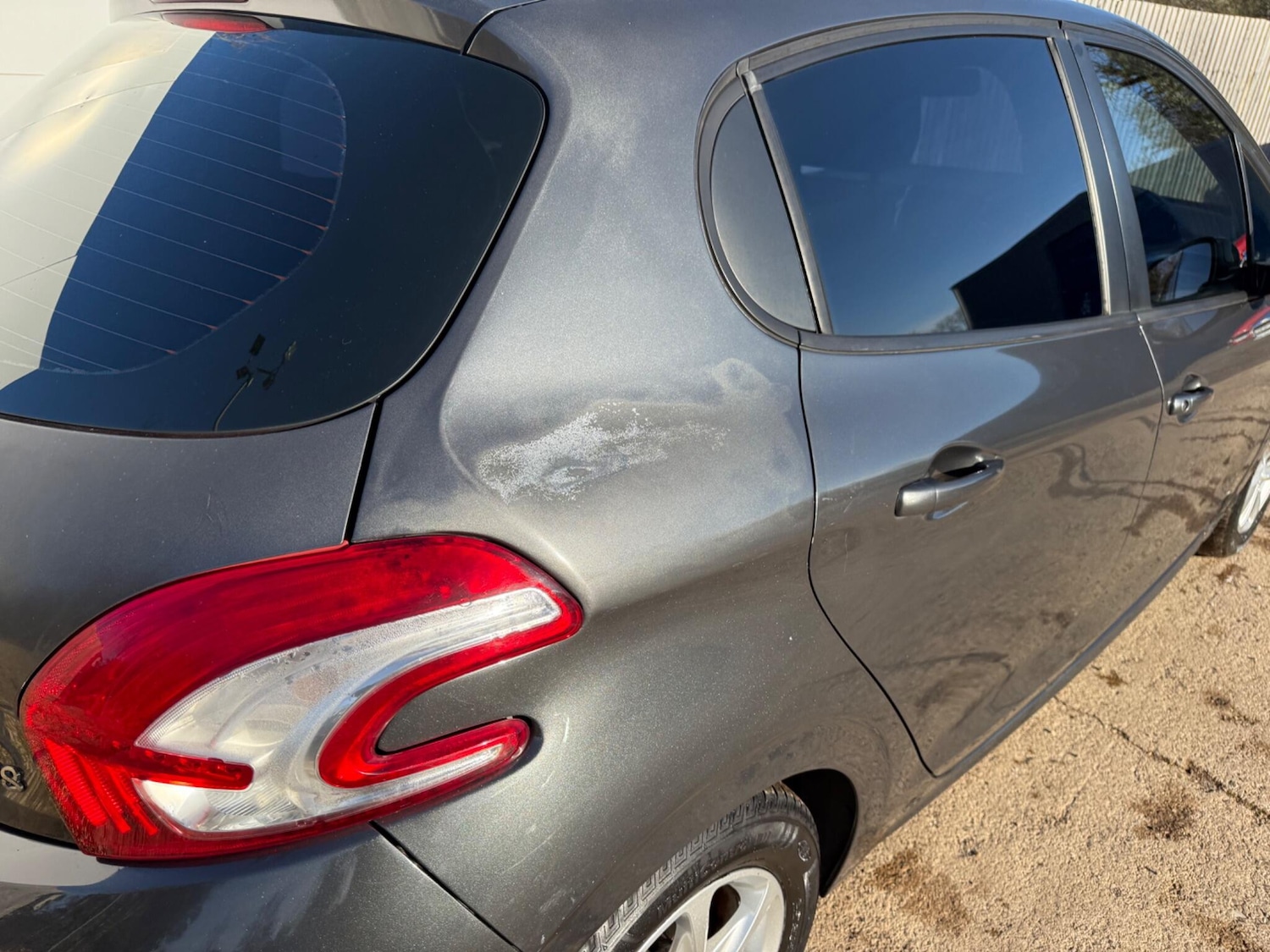 Used Peugeot 208 2012 for sale - 76634127: Photo 21