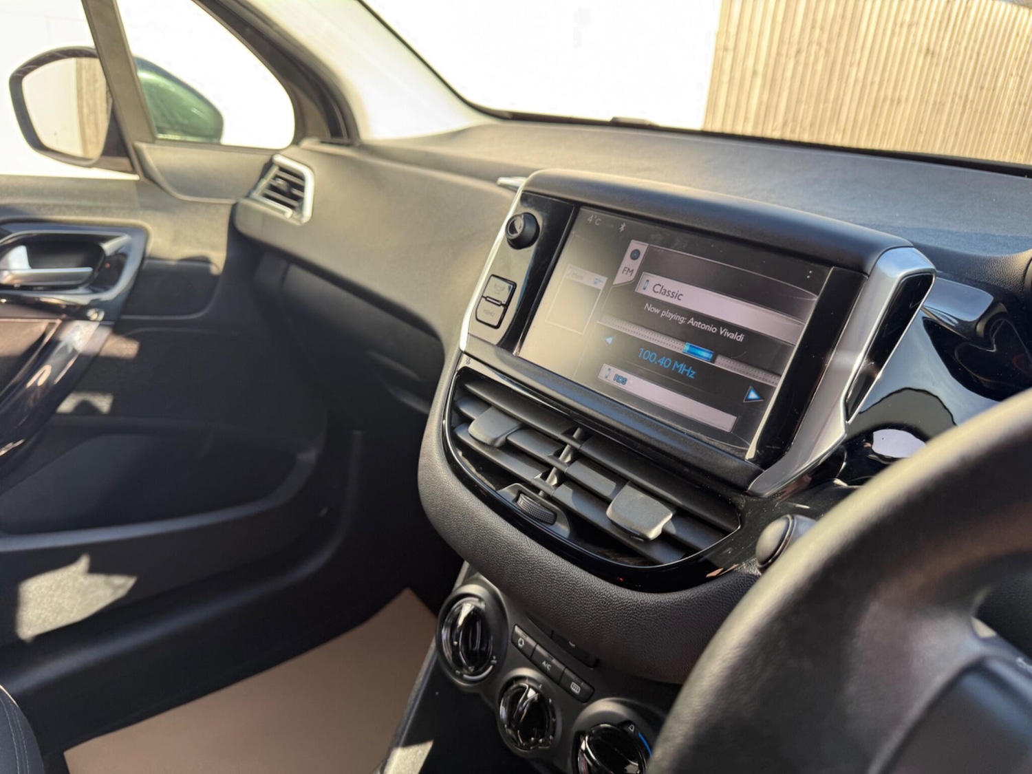 Used Peugeot 208 2012 for sale - 76634127: Photo 7