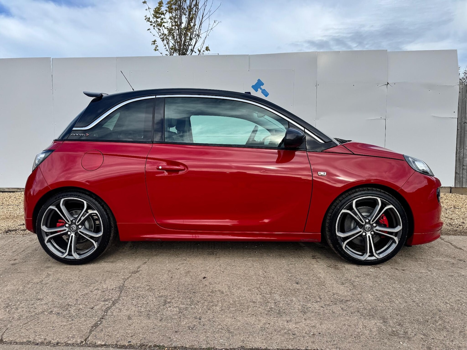 Used Vauxhall ADAM 2015 for sale - 76728663: Photo 2