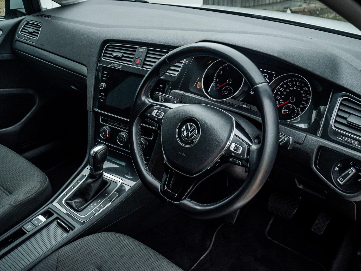 Used Volkswagen Golf 2019 for sale - 76259538: Photo 23