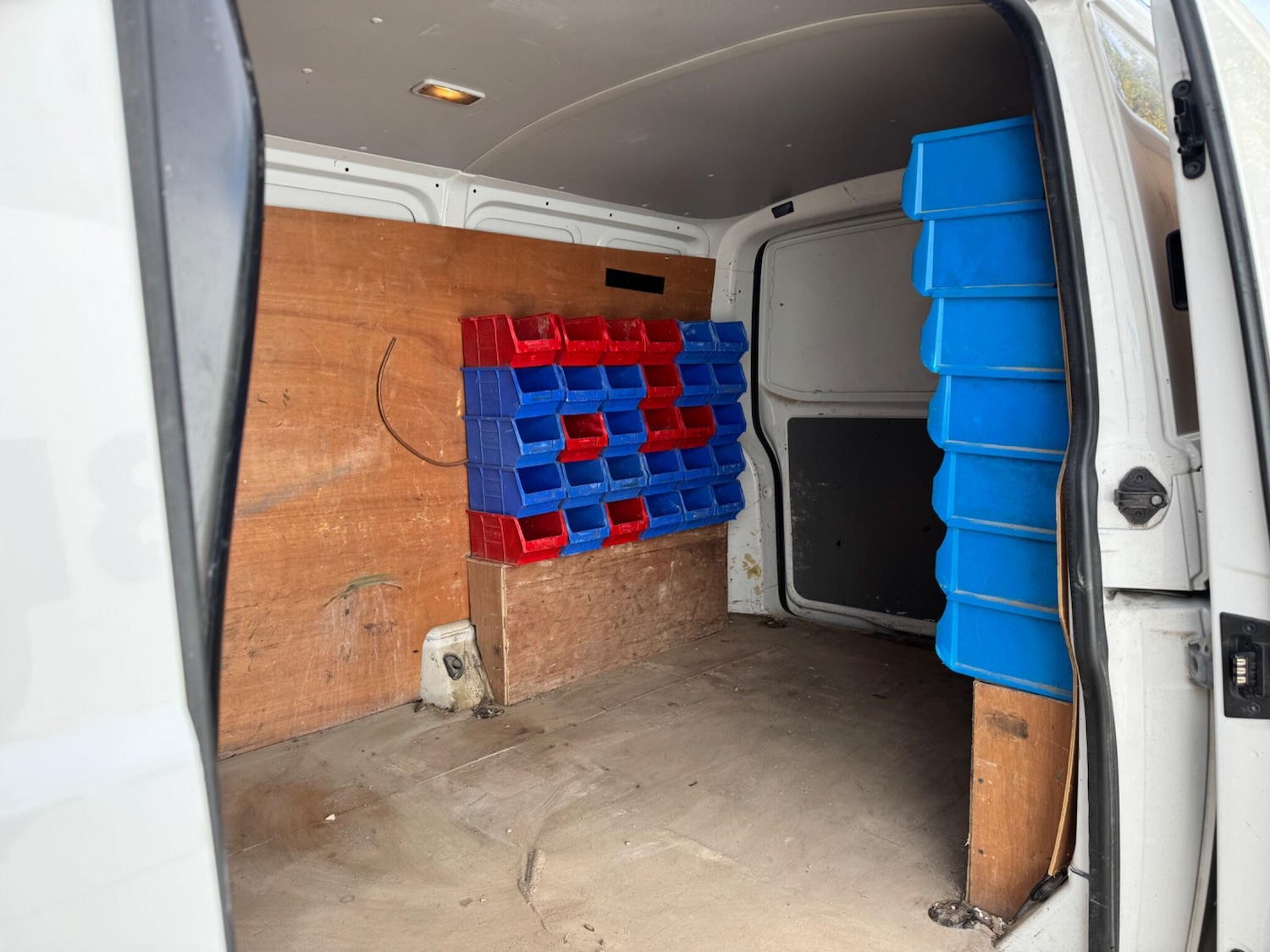 Used Volkswagen Transporter 2013 for sale - 76800947: Photo 25