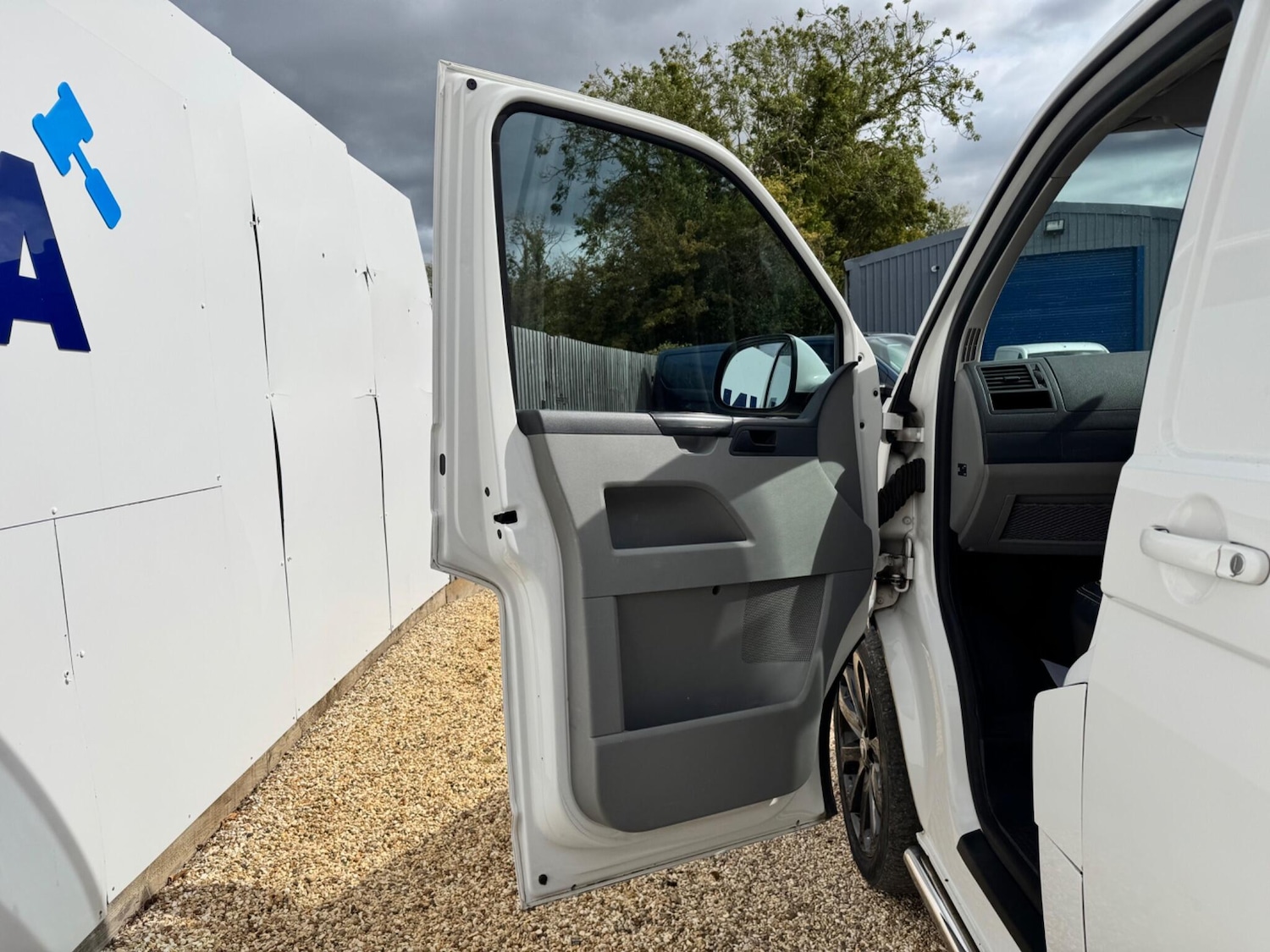 Used Volkswagen Transporter 2013 for sale - 76800947: Photo 27