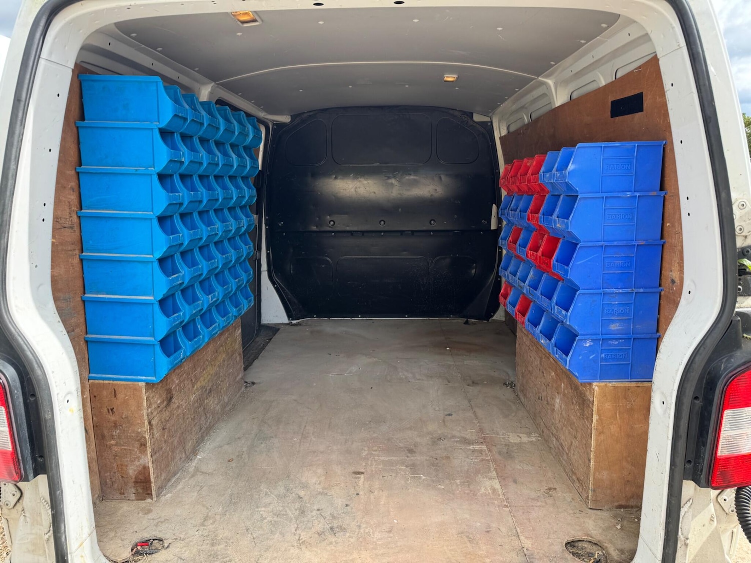 Used Volkswagen Transporter 2013 for sale - 76800947: Photo 28