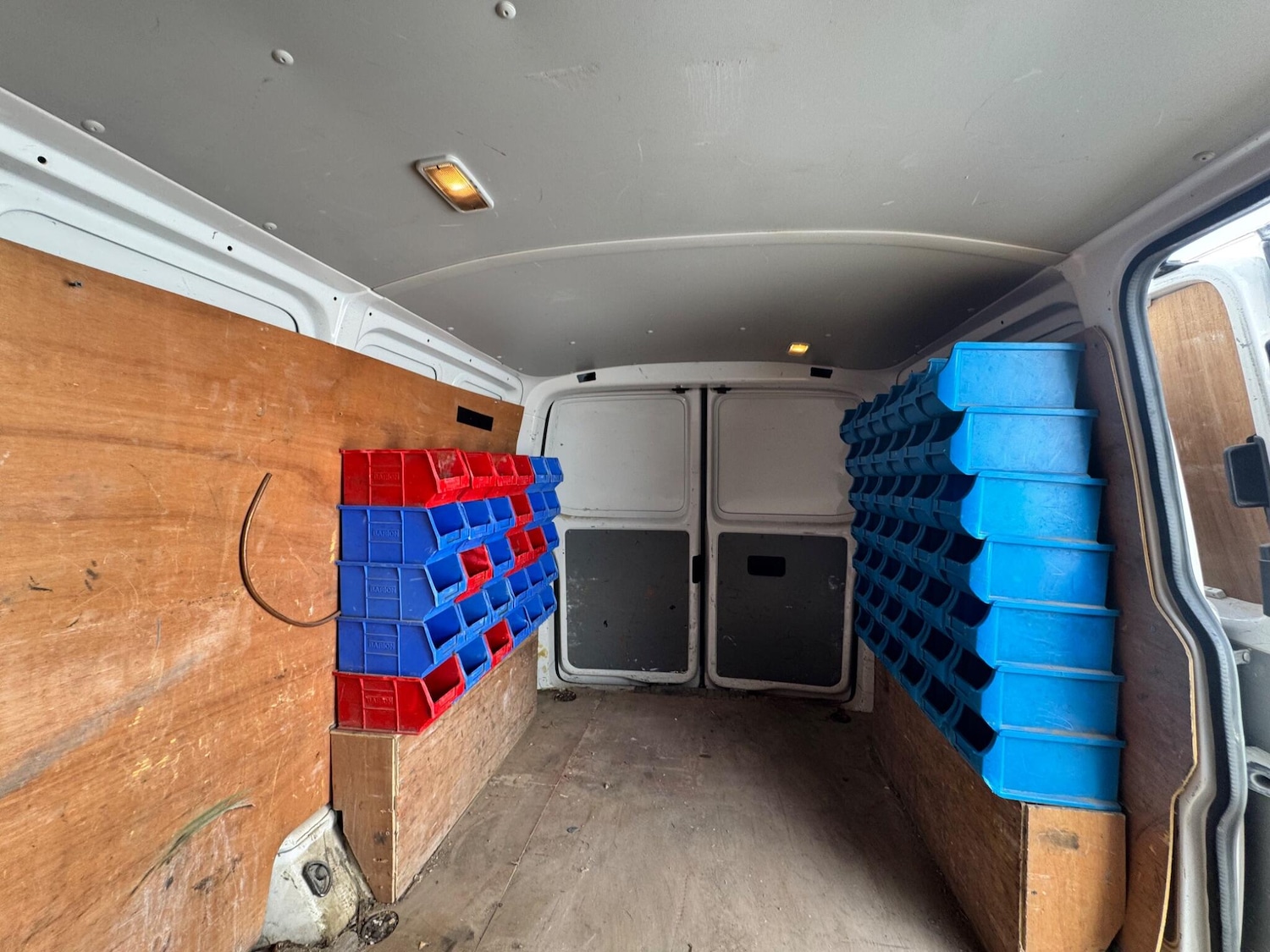 Used Volkswagen Transporter 2013 for sale - 76800947: Photo 30