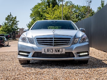 Used Mercedes-Benz E Class 2013 for sale - 79181799: Photo