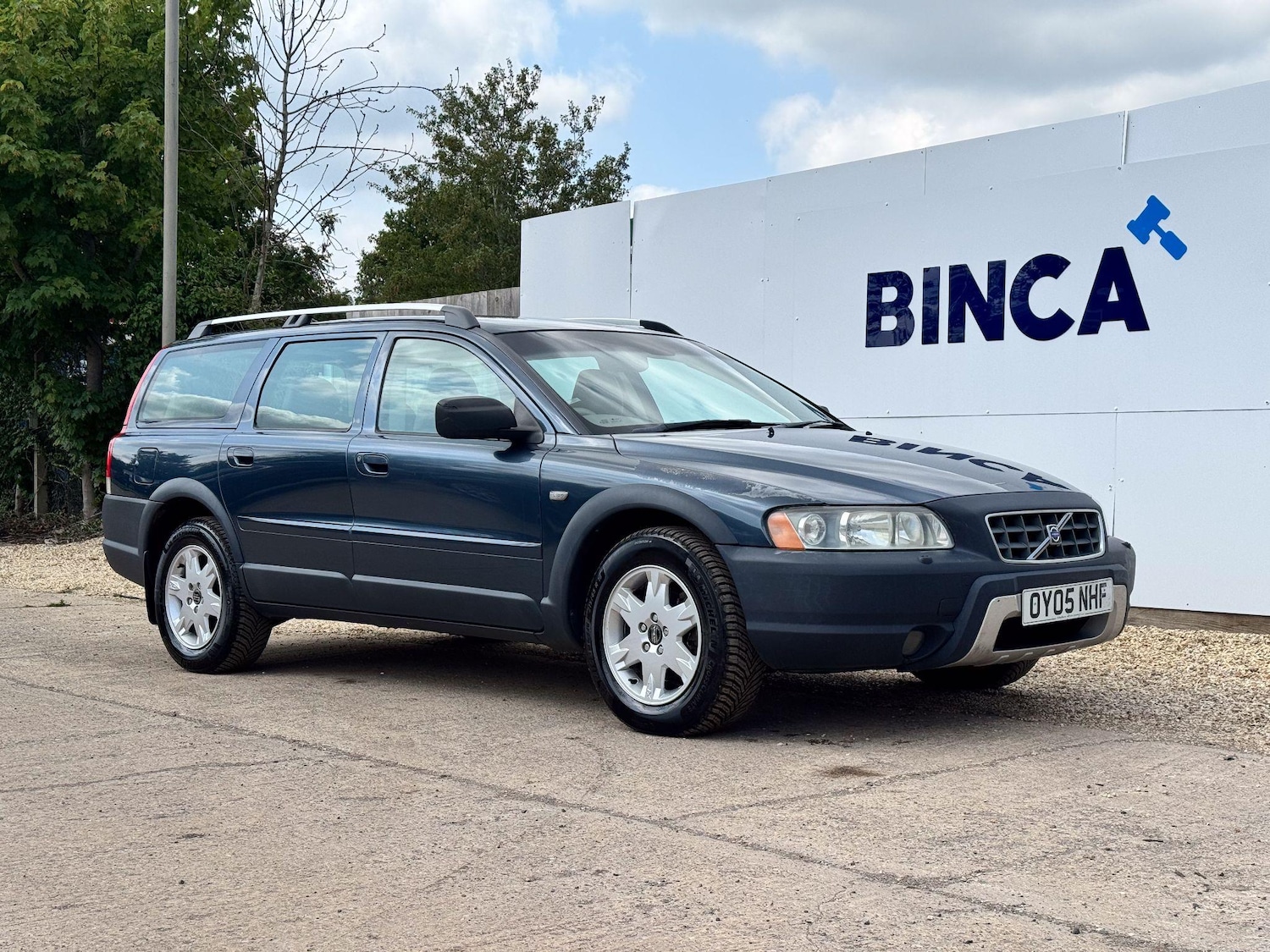 Used Volvo XC70 2005 for sale - 76122379: Photo 2