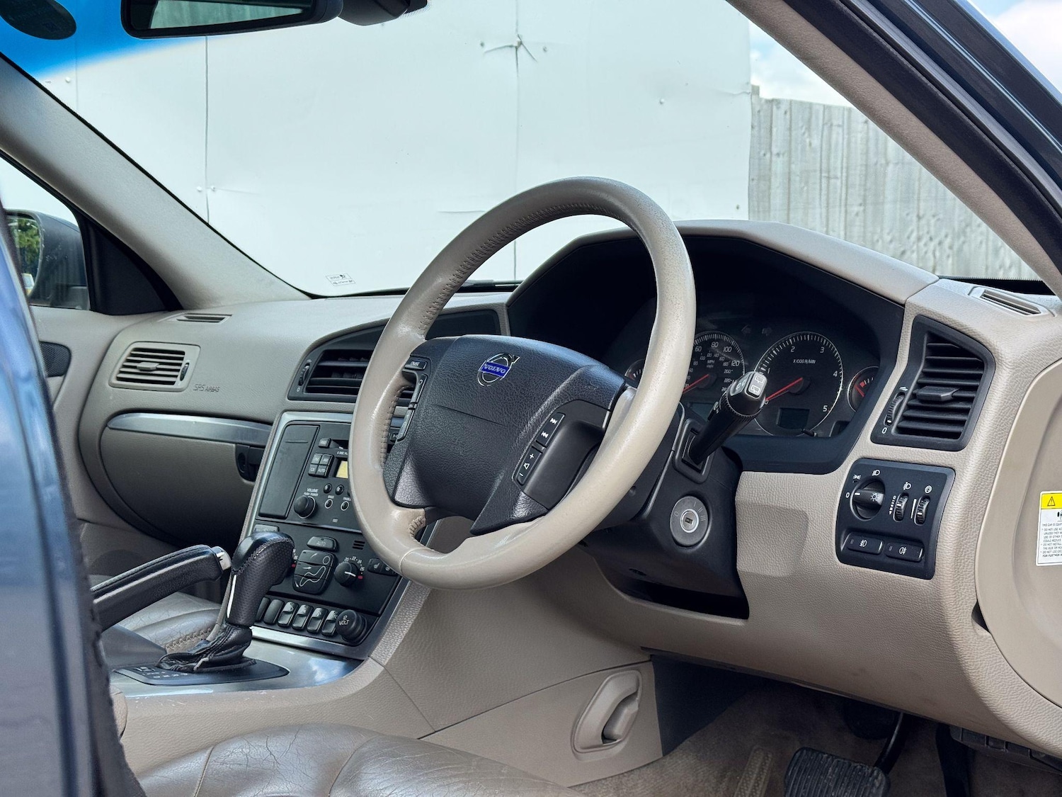 Used Volvo XC70 2005 for sale - 76122379: Photo 25