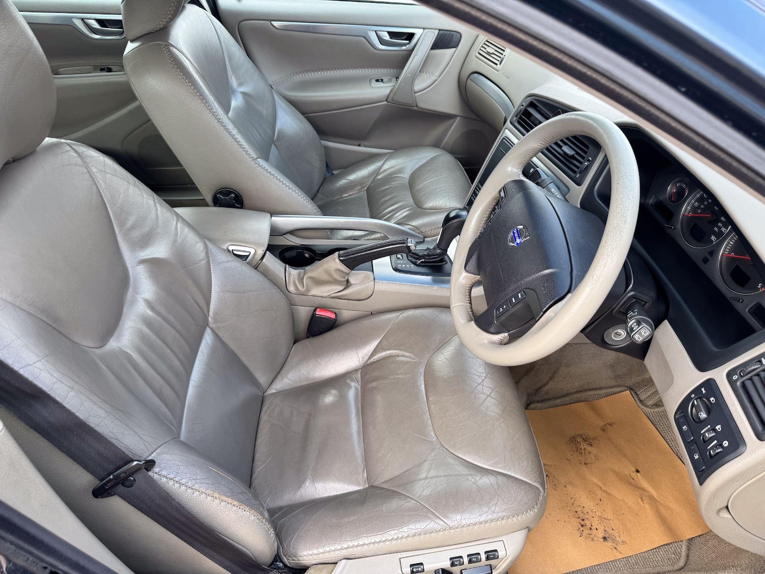 Used Volvo XC70 2005 for sale - 76122379: Photo 28