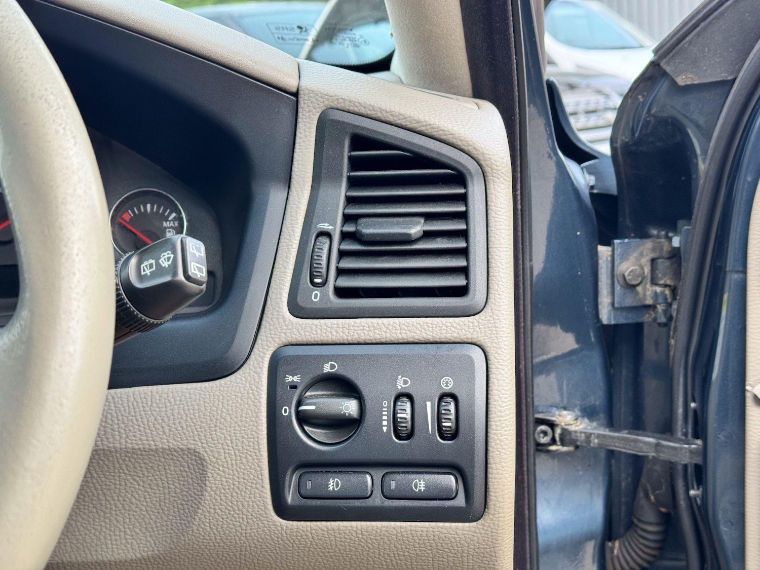 Used Volvo XC70 2005 for sale - 76122379: Photo 30