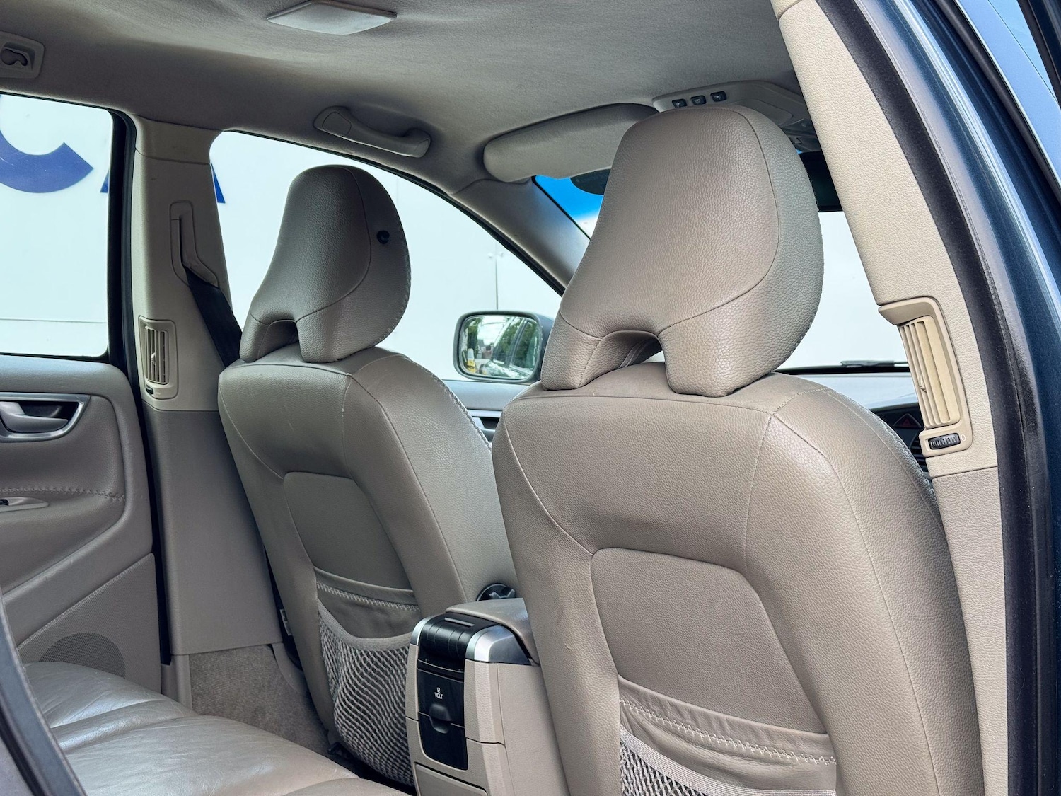 Used Volvo XC70 2005 for sale - 76122379: Photo 39