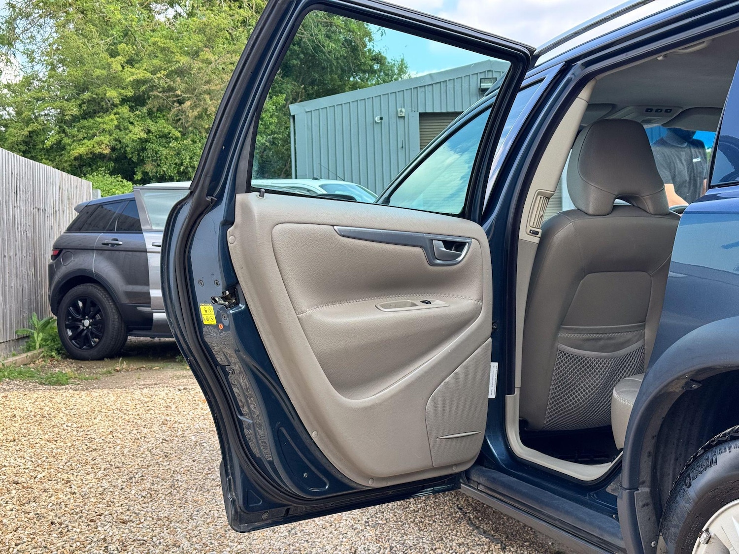 Used Volvo XC70 2005 for sale - 76122379: Photo 45