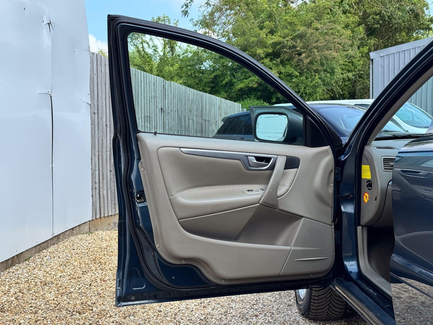 Used Volvo XC70 2005 for sale - 76122379: Photo 49