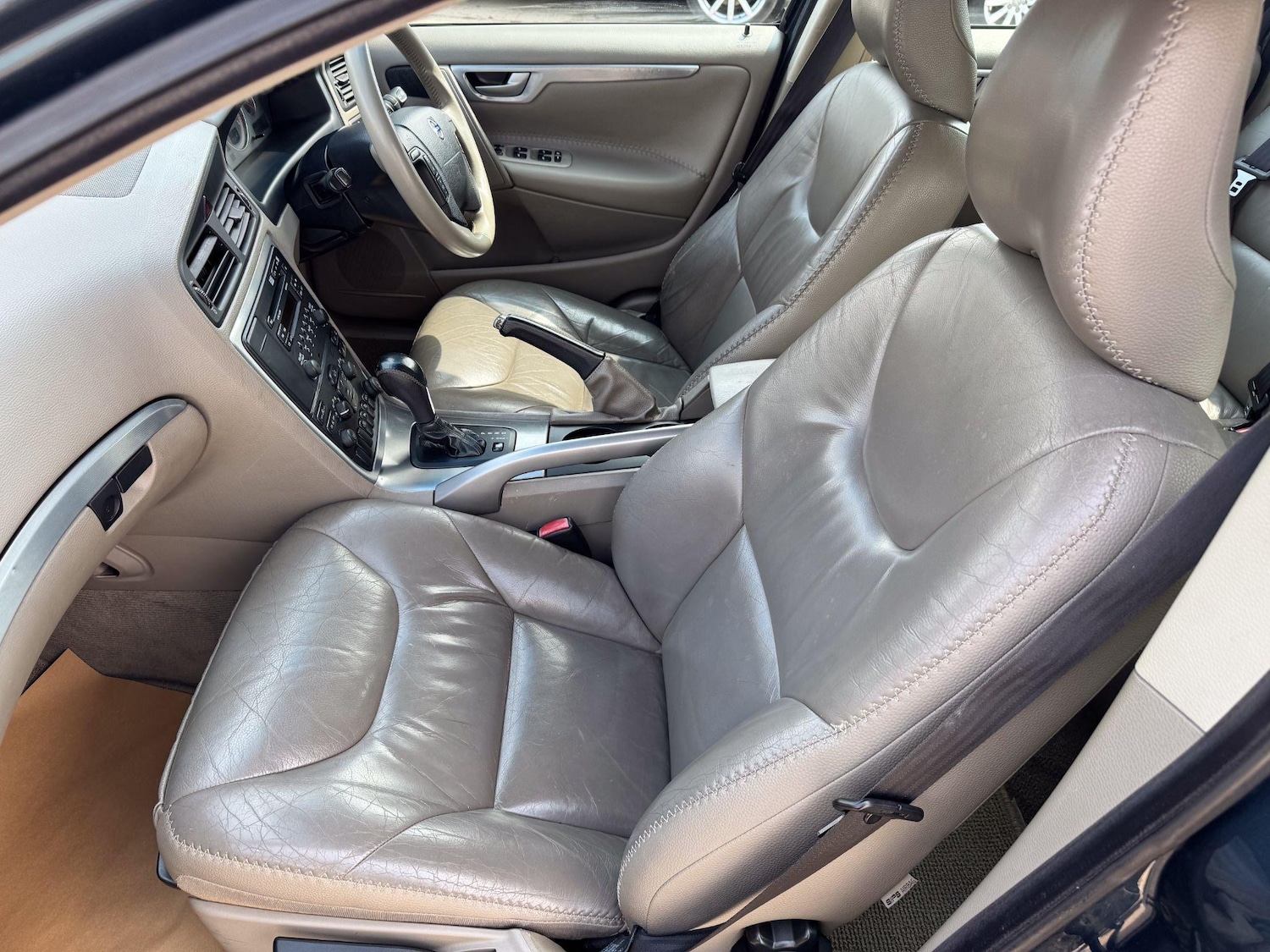 Used Volvo XC70 2005 for sale - 76122379: Photo 52