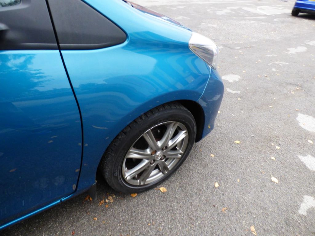 Used Toyota Yaris 2011 for sale - 76131976: Photo 12