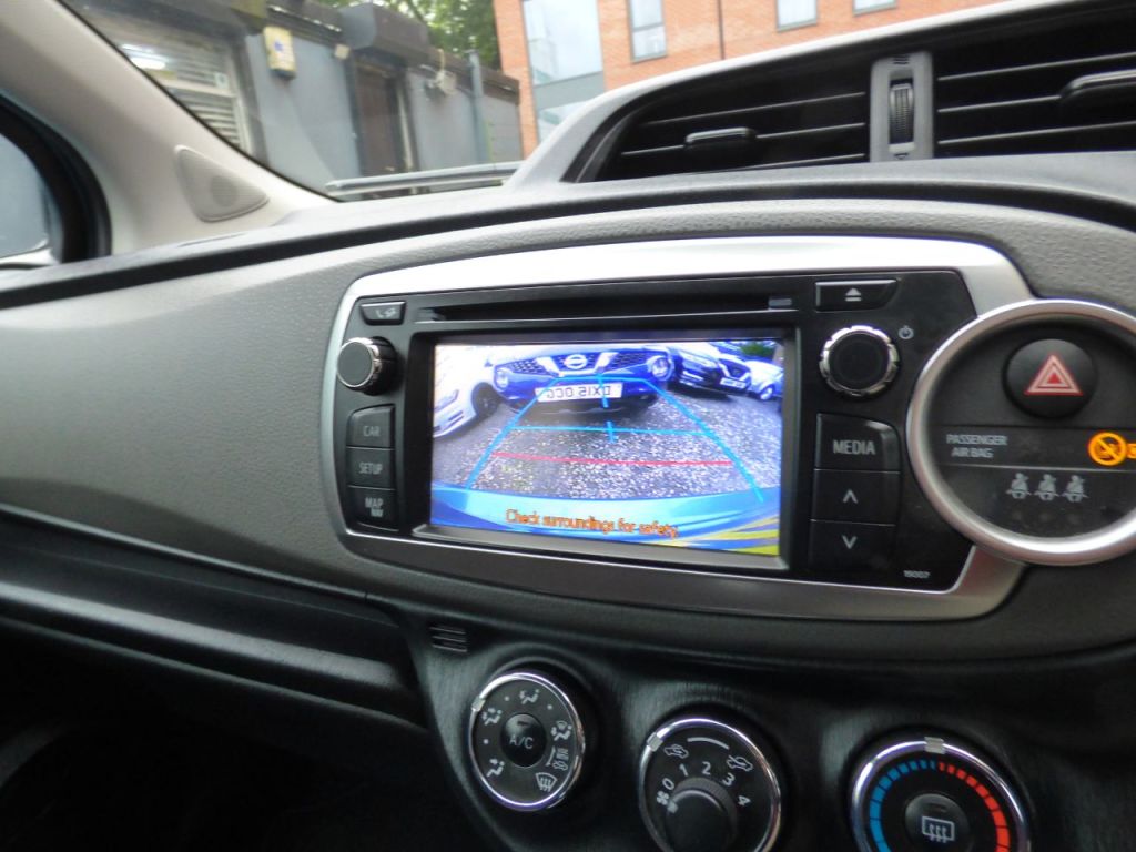 Used Toyota Yaris 2011 for sale - 76131976: Photo 17