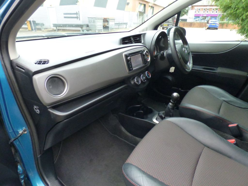 Used Toyota Yaris 2011 for sale - 76131976: Photo 30