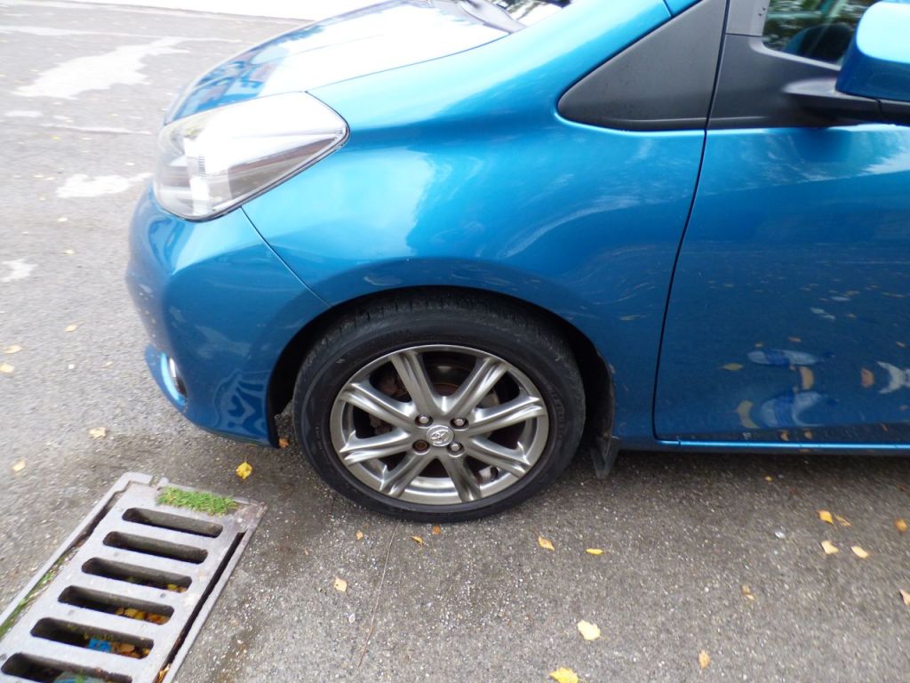 Used Toyota Yaris 2011 for sale - 76131976: Photo 5