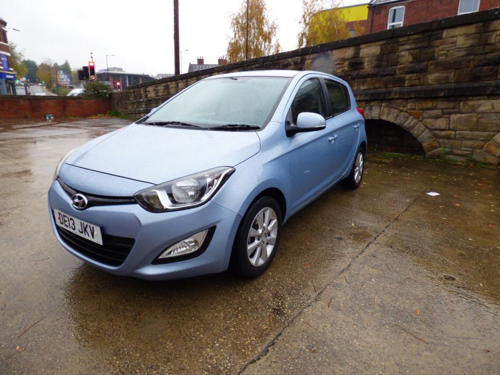 Used Hyundai i20 2013 for sale - 76508800: Photo 1