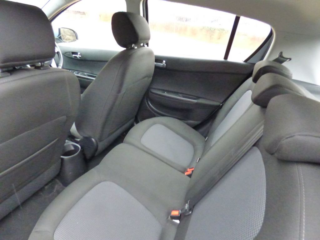 Used Hyundai i20 2013 for sale - 76508800: Photo 24