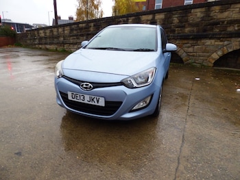 Used Hyundai i20 2013 for sale - 76508800: Photo