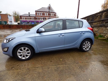 Used Hyundai i20 2013 for sale - 76508800: Photo