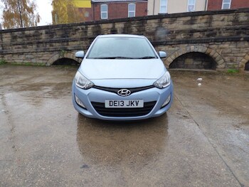 Used Hyundai i20 2013 for sale - 76508800: Photo