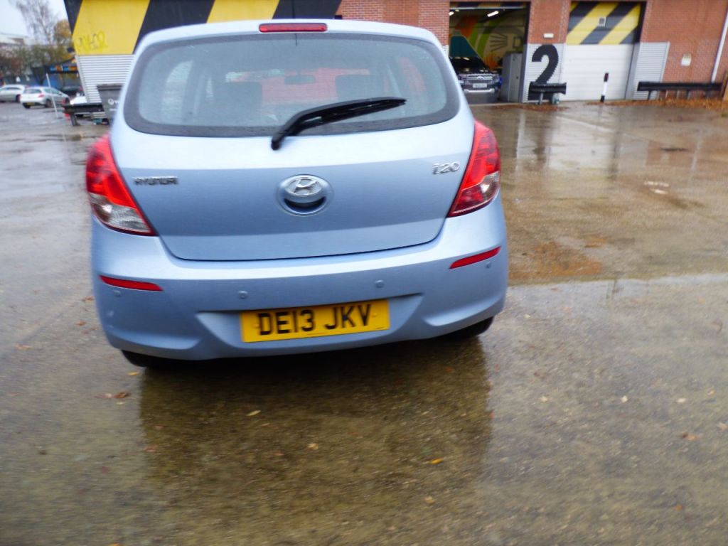 Used Hyundai i20 2013 for sale - 76508800: Photo 7